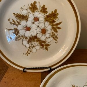 Set of 2 Dinner plates Dried Flowers Stoneware